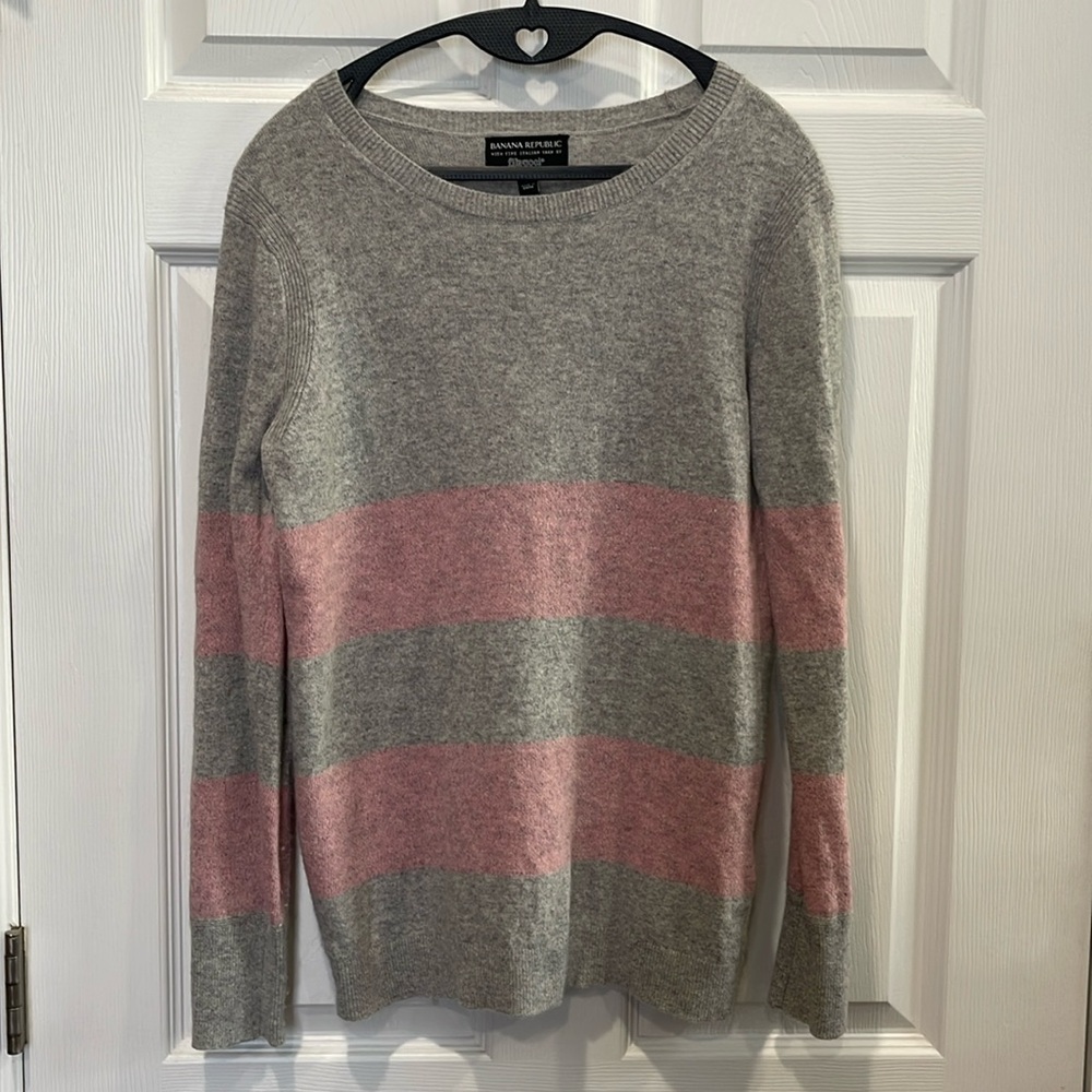 Banana Republic light weight sweater